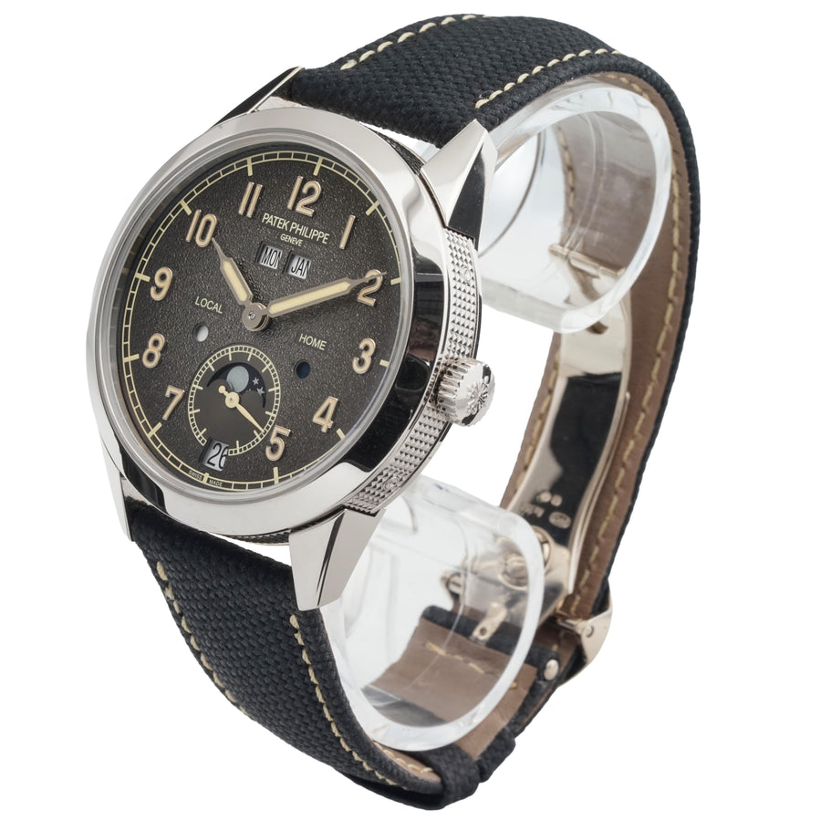 Patek Philippe Calatrava Annual Calendar Travel Time 5326G-001